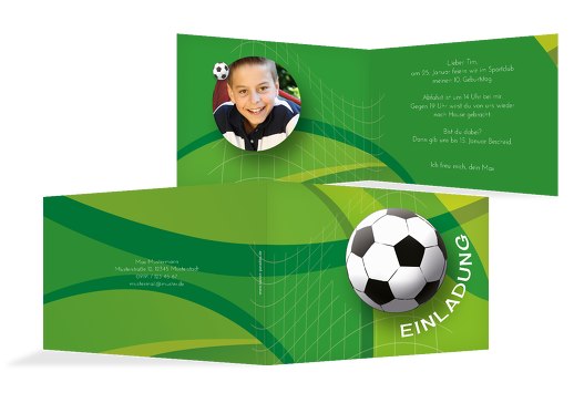Einladung zum Geburtstag Foto Fußball Grasgruen 148x105mm